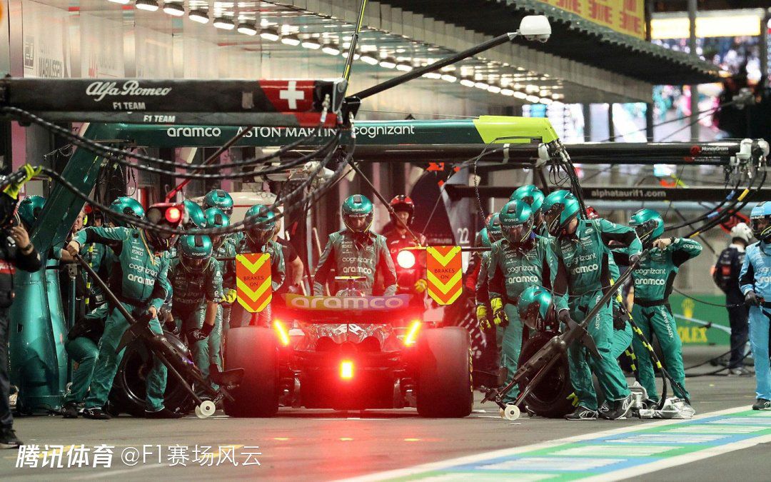 将于2022年七夕上映，由刘雨霖执导，刘浩存、宋威龙领衔主演的电影《念念相忘》近日杀青